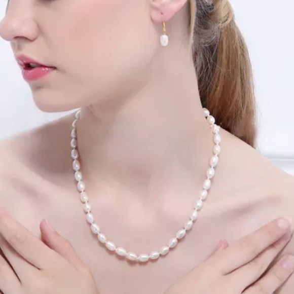 6-7mm Hand Strung Natural Rice Pearl Necklace Earring Set - Picture 5 of 11